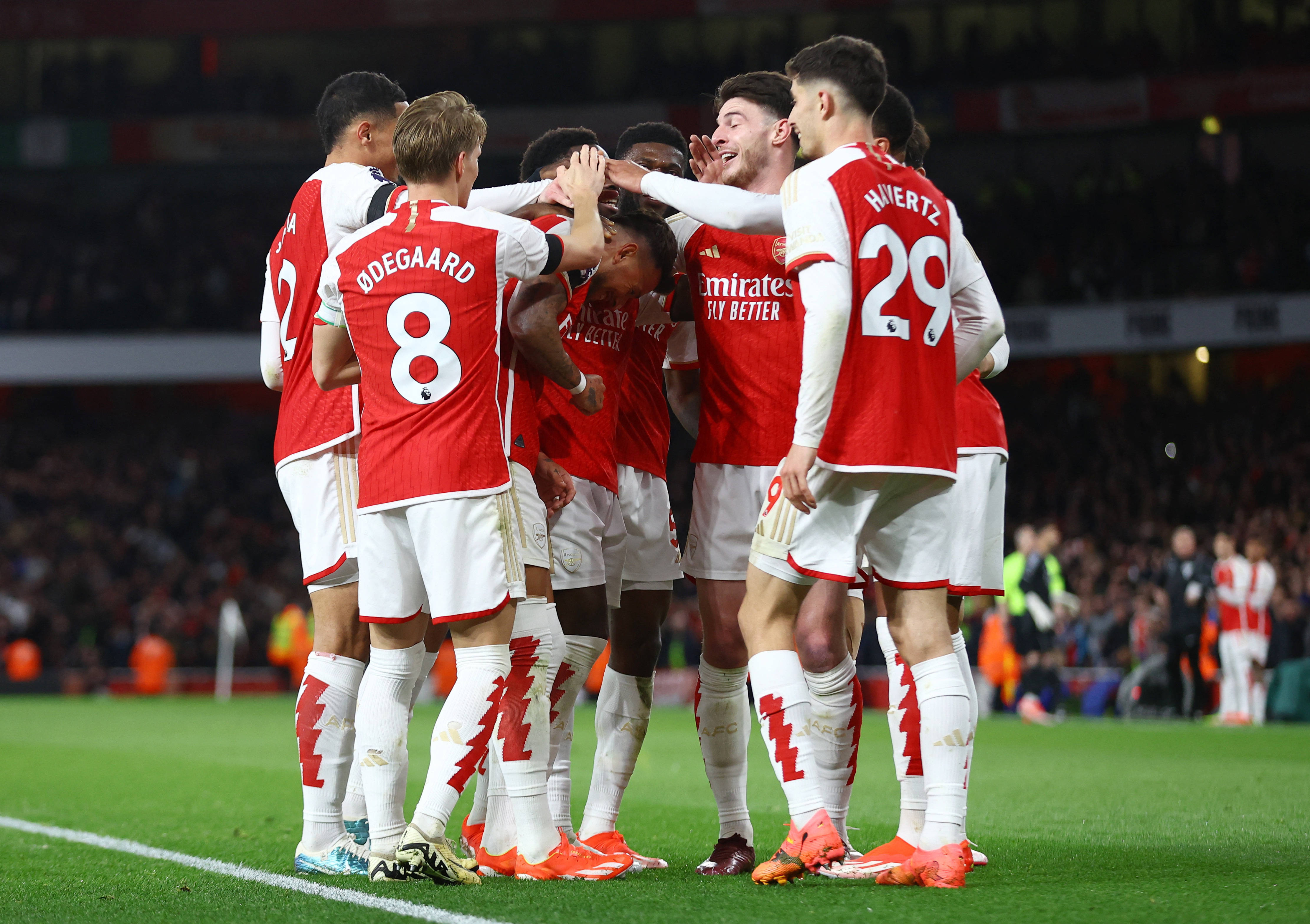 雷速首页-关于皇马新星崭露头角，未来或成球队顶梁柱，地方项目目前东西经验.的信息