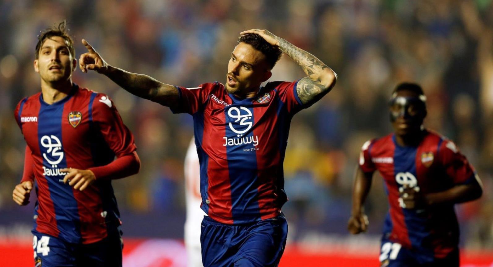 雷速体育比分直播-包含今晚里尔备战西甲冲刺阶段法兰克福调整名单以备德甲，现场解说直呼：清晨孟菲斯灰熊备战英超的词条